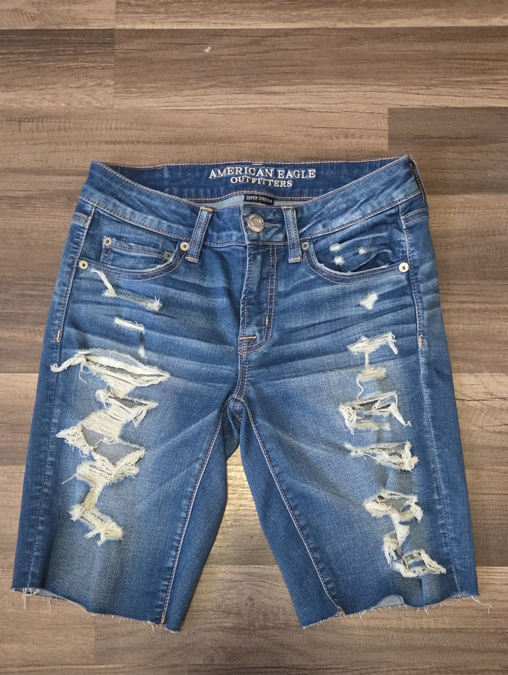 American Eagle Outfitters Distressed Bermuda Blue Cropped Denim Shorts Size 4